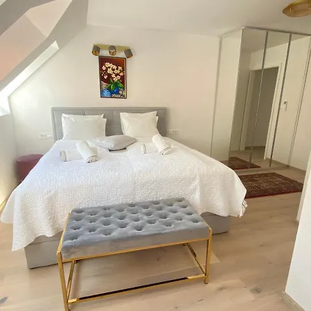 Ab Ljubljana - The Princess Castle Triplex 2 류블랴나